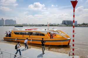 Hình ảnh buýt đường sông Sài Gòn trong đợt chạy thử năm 2017 - ảnh 1