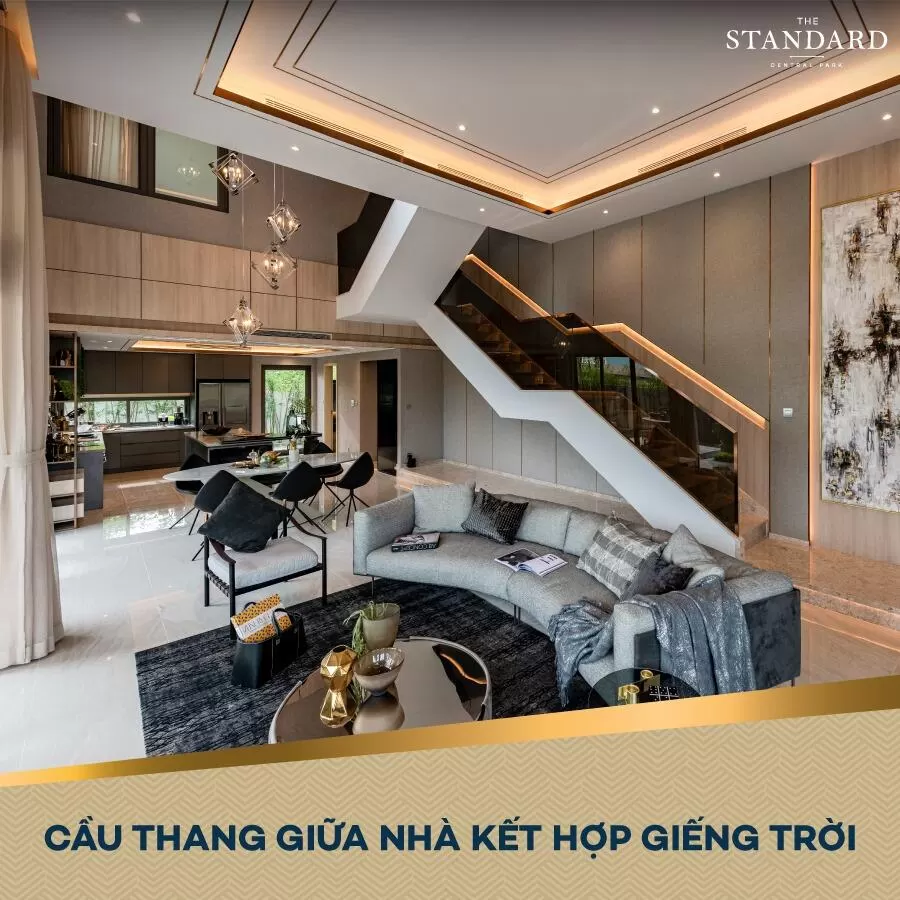 Giếng trời và cầu thang nhà phố The Standard