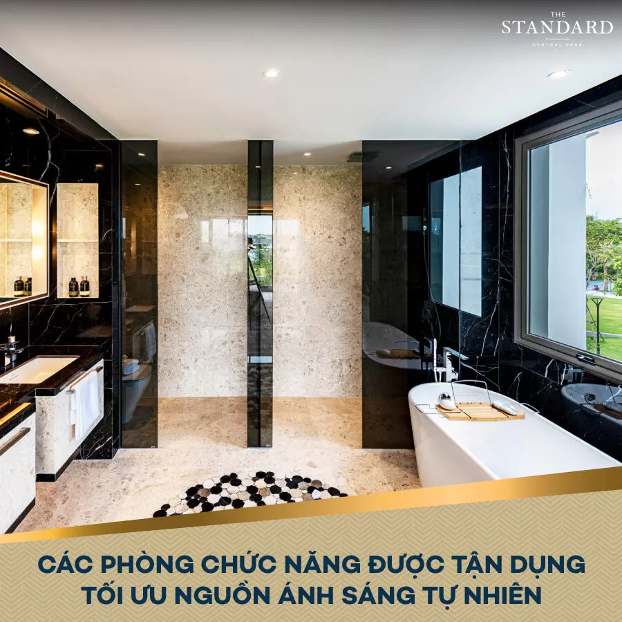 Phòng tắm lấy sáng tự nhiên nhà mẫu The Standard