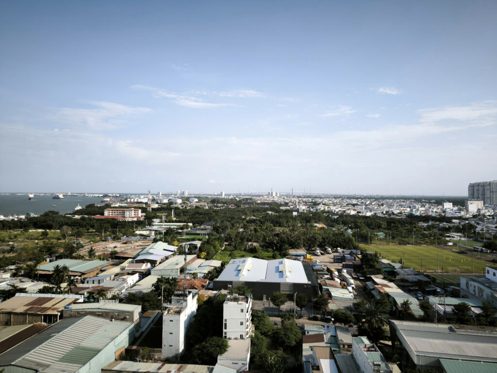 View ban công căn hộ River Panorama hướng sông Sài Gòn