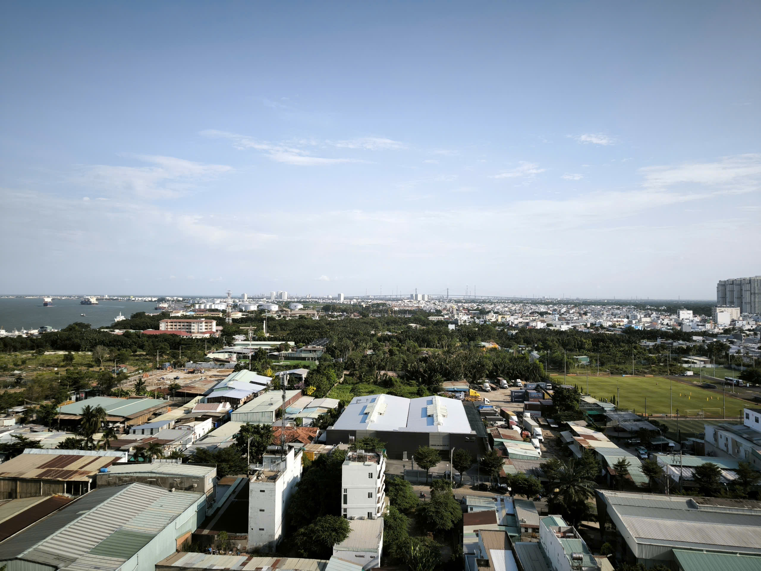 View ban công căn hộ River Panorama hướng sông Sài Gòn