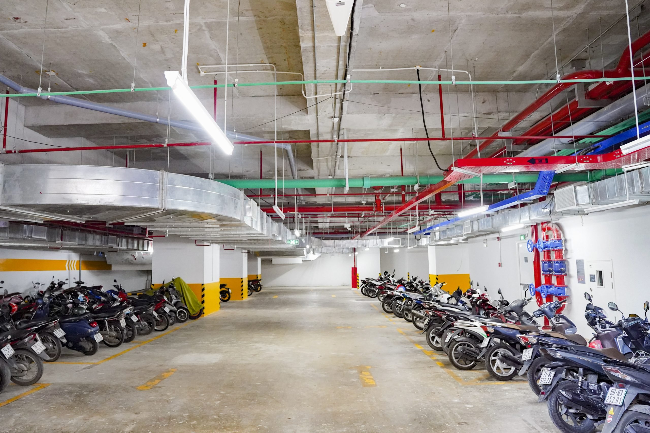 Khu vực gửi xe máy hầm để xe River Panorama