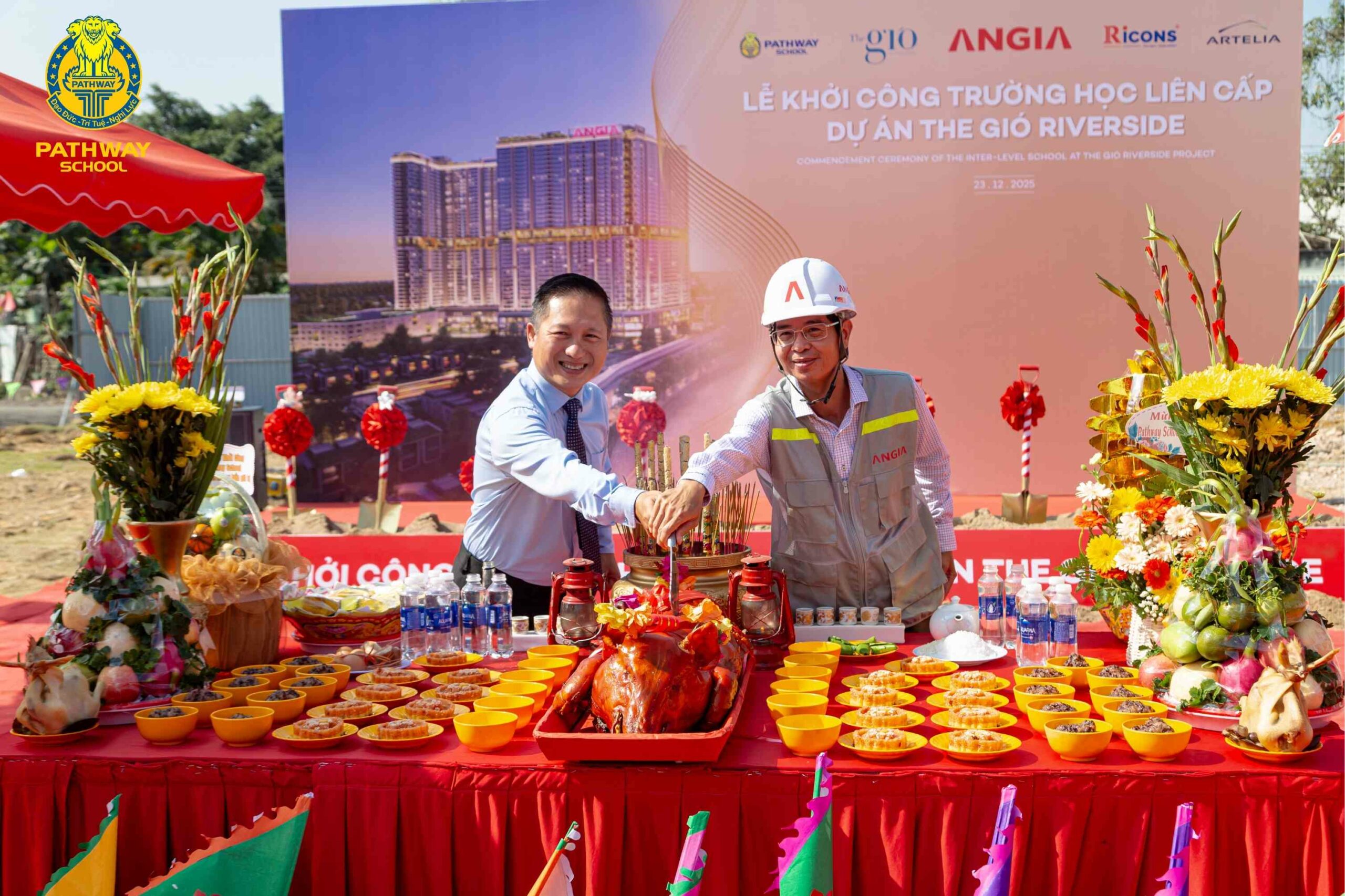 Đại diện Pathway School An Gia và Ricons khởi công trường tại The Gió Riverside