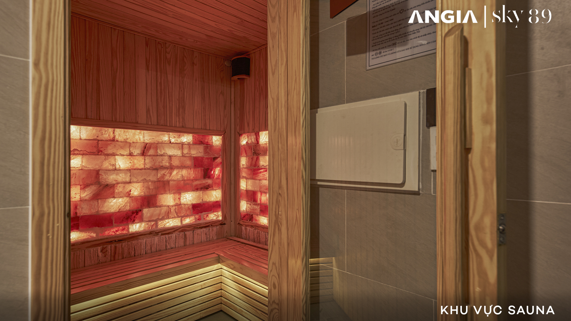 Khu vực Sauna đá muối Himalaya tại Sky 89