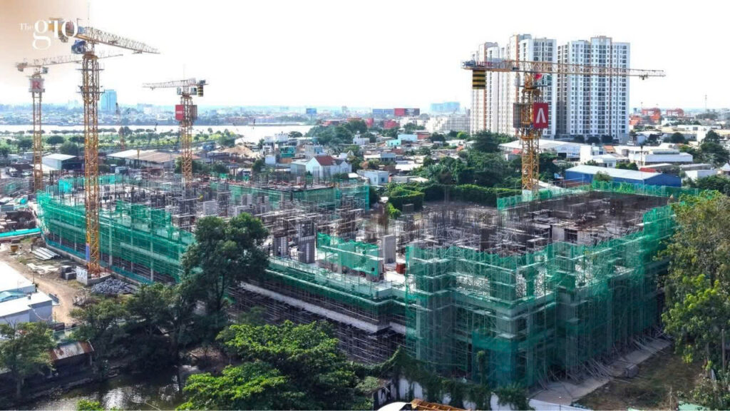 Toàn cảnh bốn tháp The Gió Riverside đang thi công