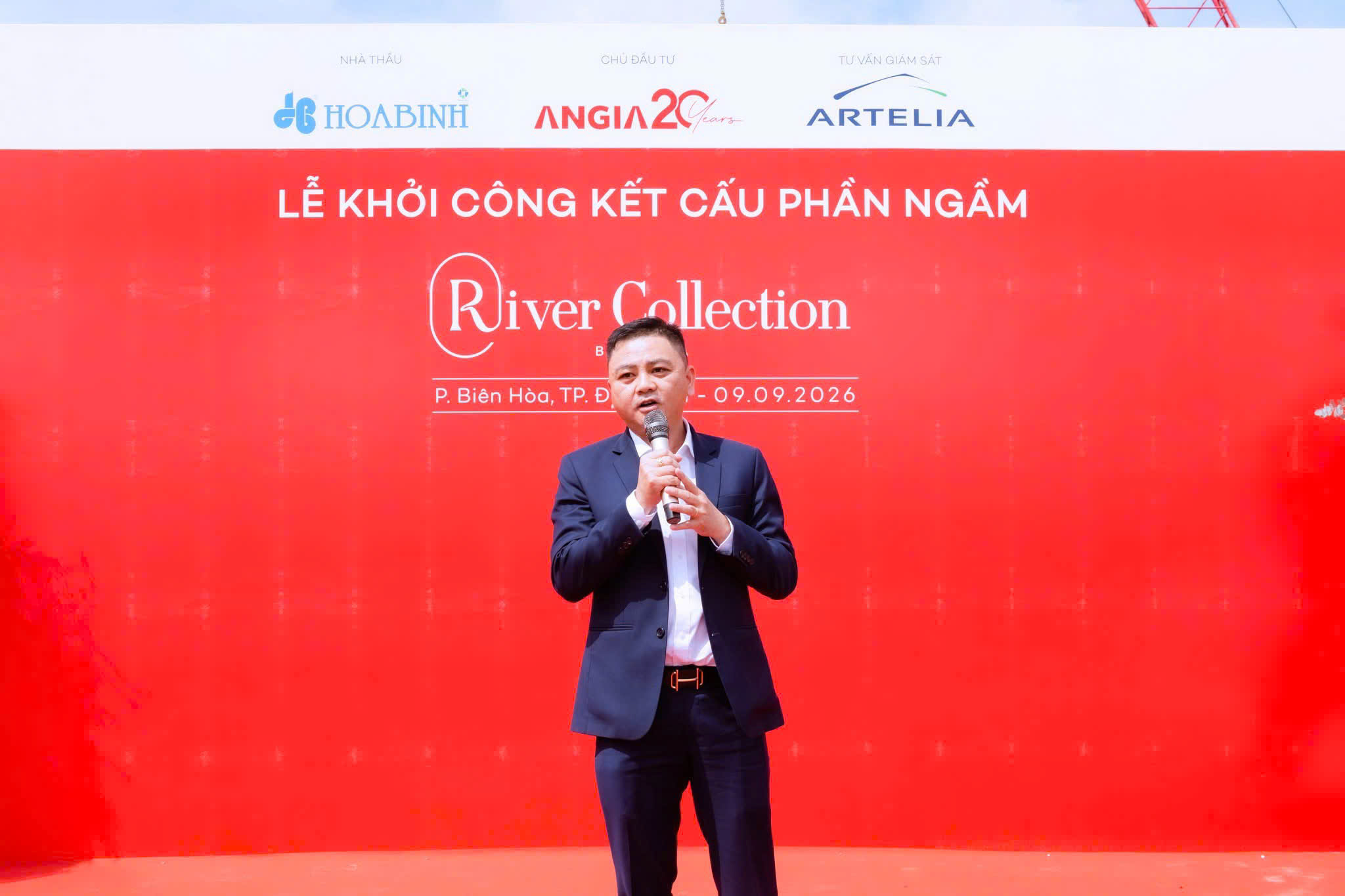 Ông Nguyễn Khánh Hoàng Phó Tổng Giám đốc Tập đoàn Xây dựng Hòa Bình phát biểu chỉ đạo tại lễ khởi công River Collection