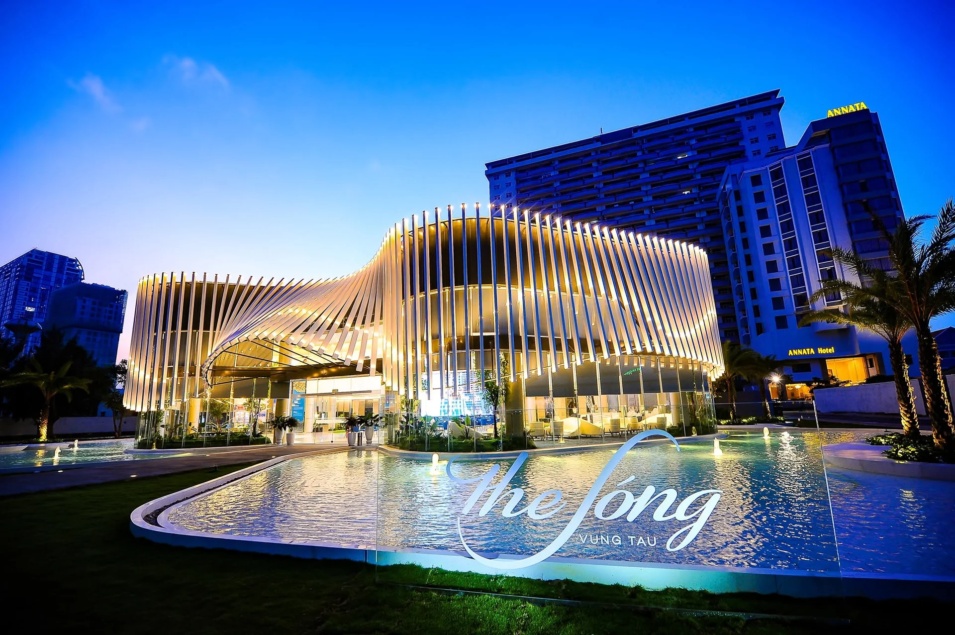 Sảnh đón The Sóng Vũng Tàu ban đêm