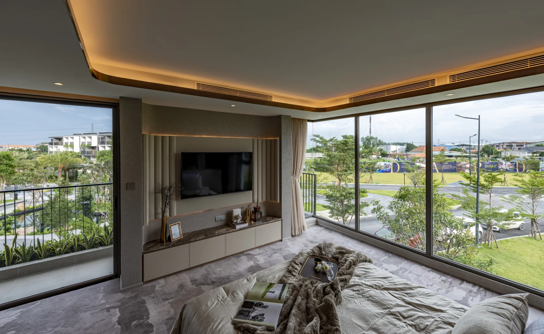 Góc sân vườn và thư giãn ngoài trời biệt thự The Standard