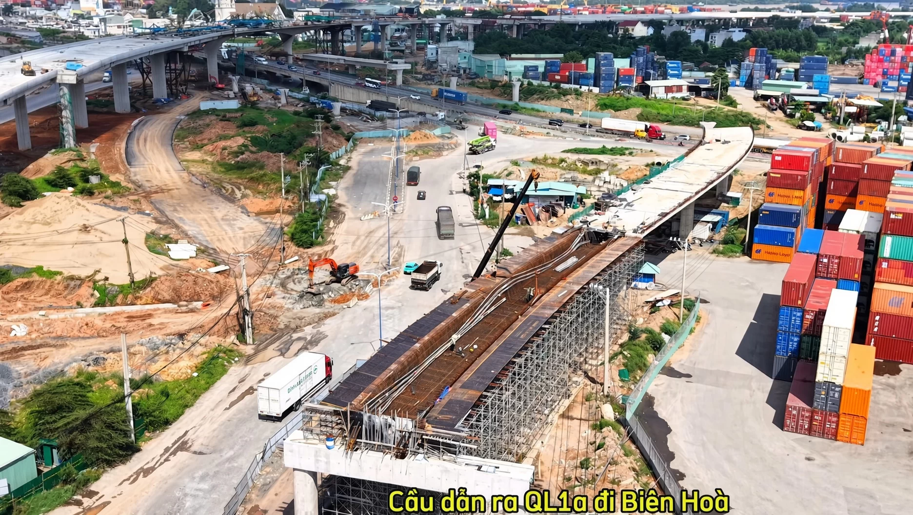 Thi công nhánh cầu dẫn nút giao Tân Vạn kết nối ra Quốc lộ 1A theo hướng đi Biên Hòa Đồng Nai