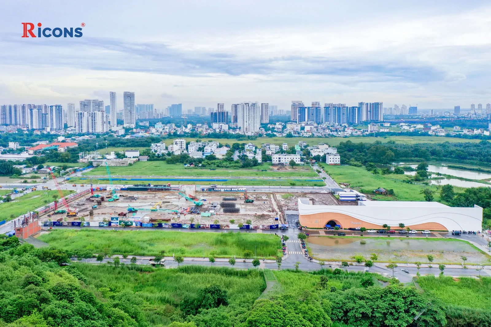 Flycam tiến độ TT Genesis và trung tâm trải nghiệm WOW Center