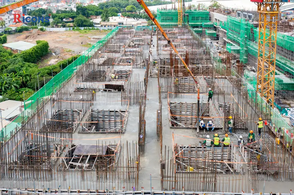 Ban Chỉ huy giám sát thi công The Gió Riverside Ban Chỉ huy và kỹ sư giám sát mẻ đổ dầm chuyển tiến độ The Gió Riverside