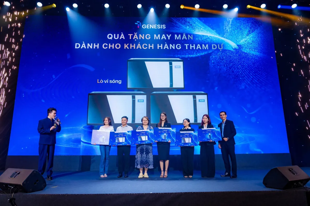 Phần quà lò vi sóng trong chương trình quà tặng tri ân dành cho khách tham dự sự kiện