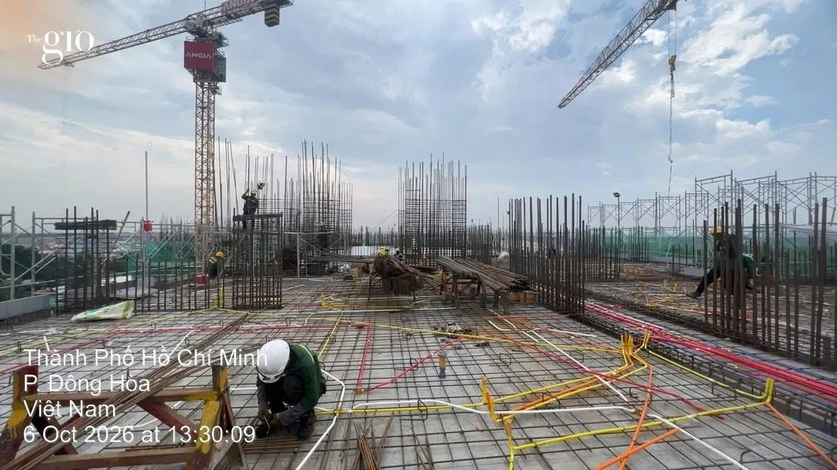 Kiểm tra thép sàn The Gió Riverside Kỹ sư kiểm tra liên kết thép sàn tiến độ The Gió Riverside ngày 06/10/2026