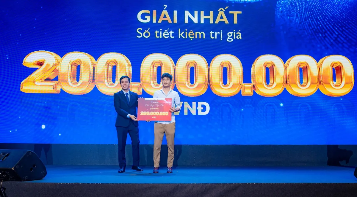 Trao giải Nhất sổ tiết kiệm 200 triệu đồng cho khách hàng giao dịch tại sự kiện công bố TT Genesis